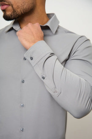 Model is 5'11 and wears a size L (44" chest, 31" waist)