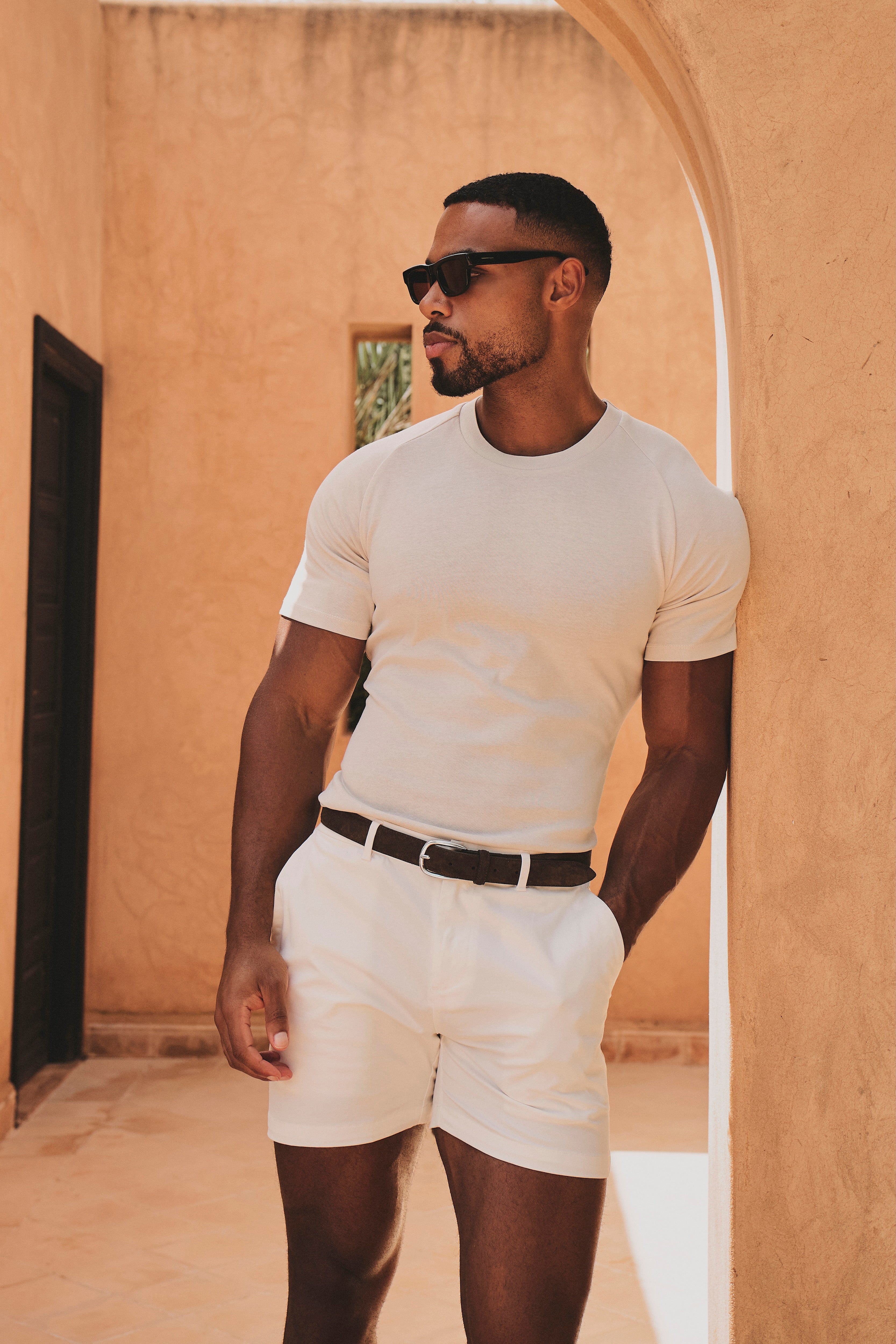 Muscle Fit Stretch Chino Shorts - Shorter Length in Chalk