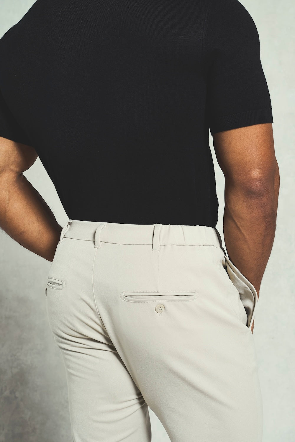 365 Muscle Fit Trouser in Sand