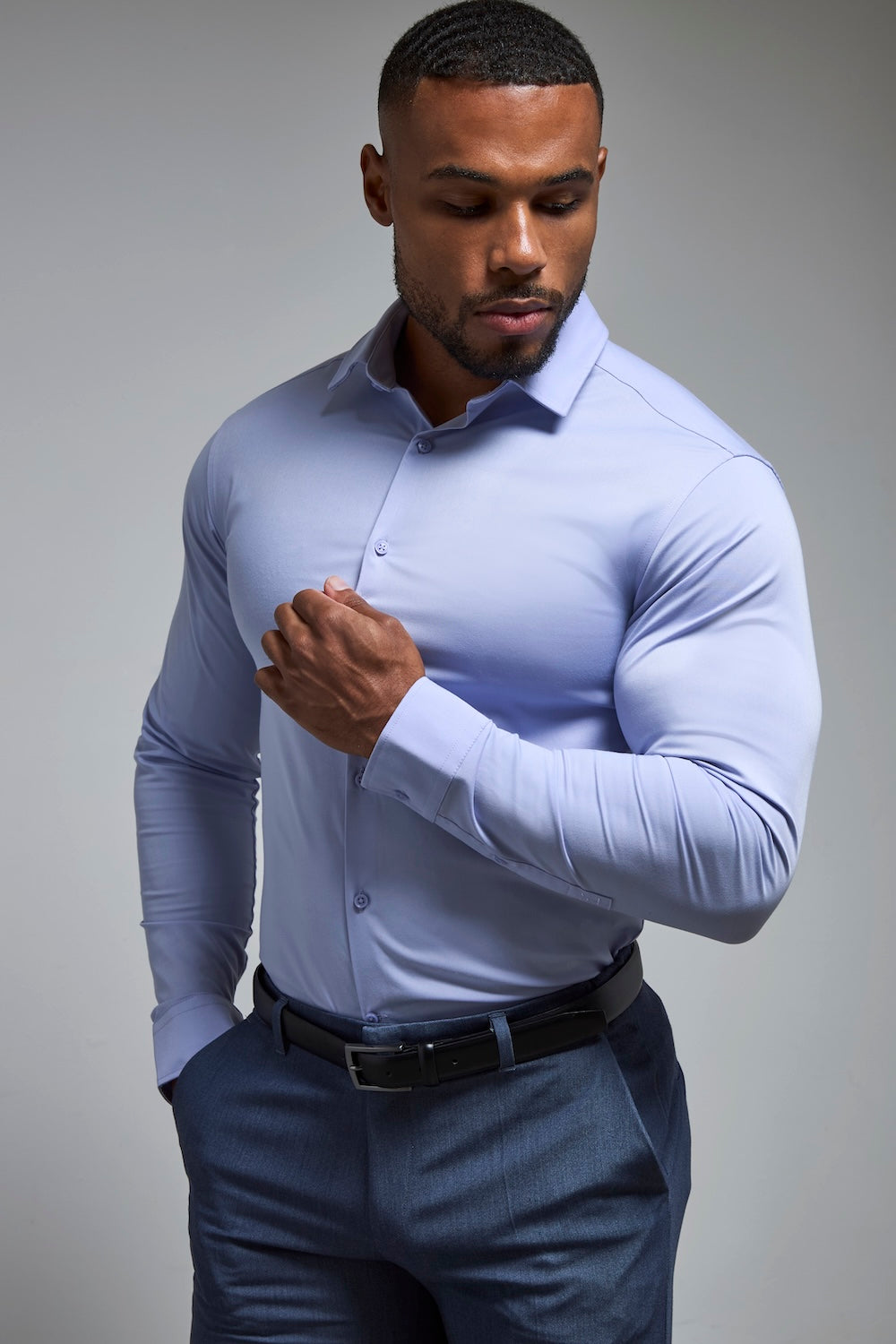 Muscle Fit Dress Shirt in Lilac