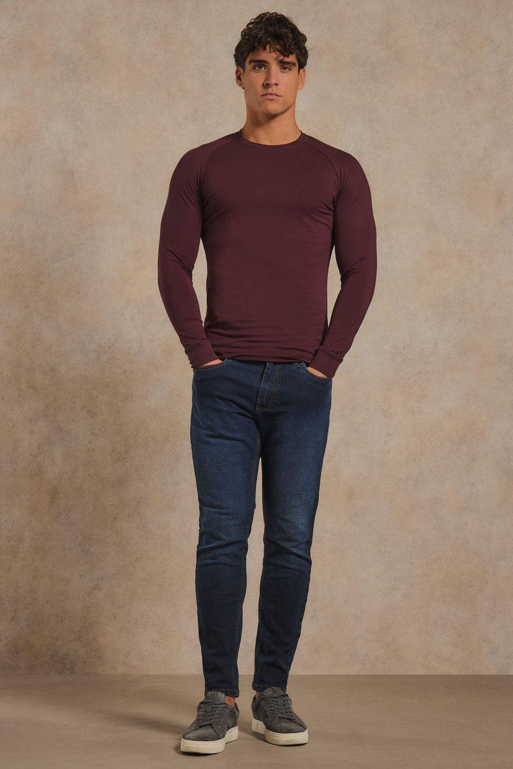 Muscle Fit Signature Long Sleeve T-Shirt in Bordeaux