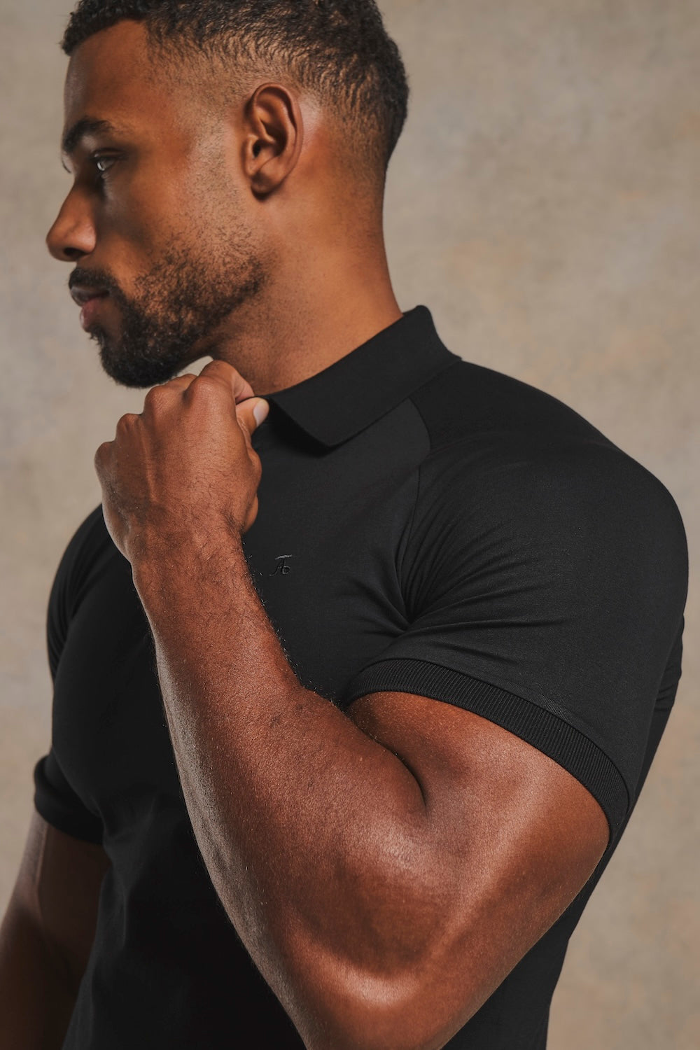 Muscle Fit Signature Polo Shirt in Black