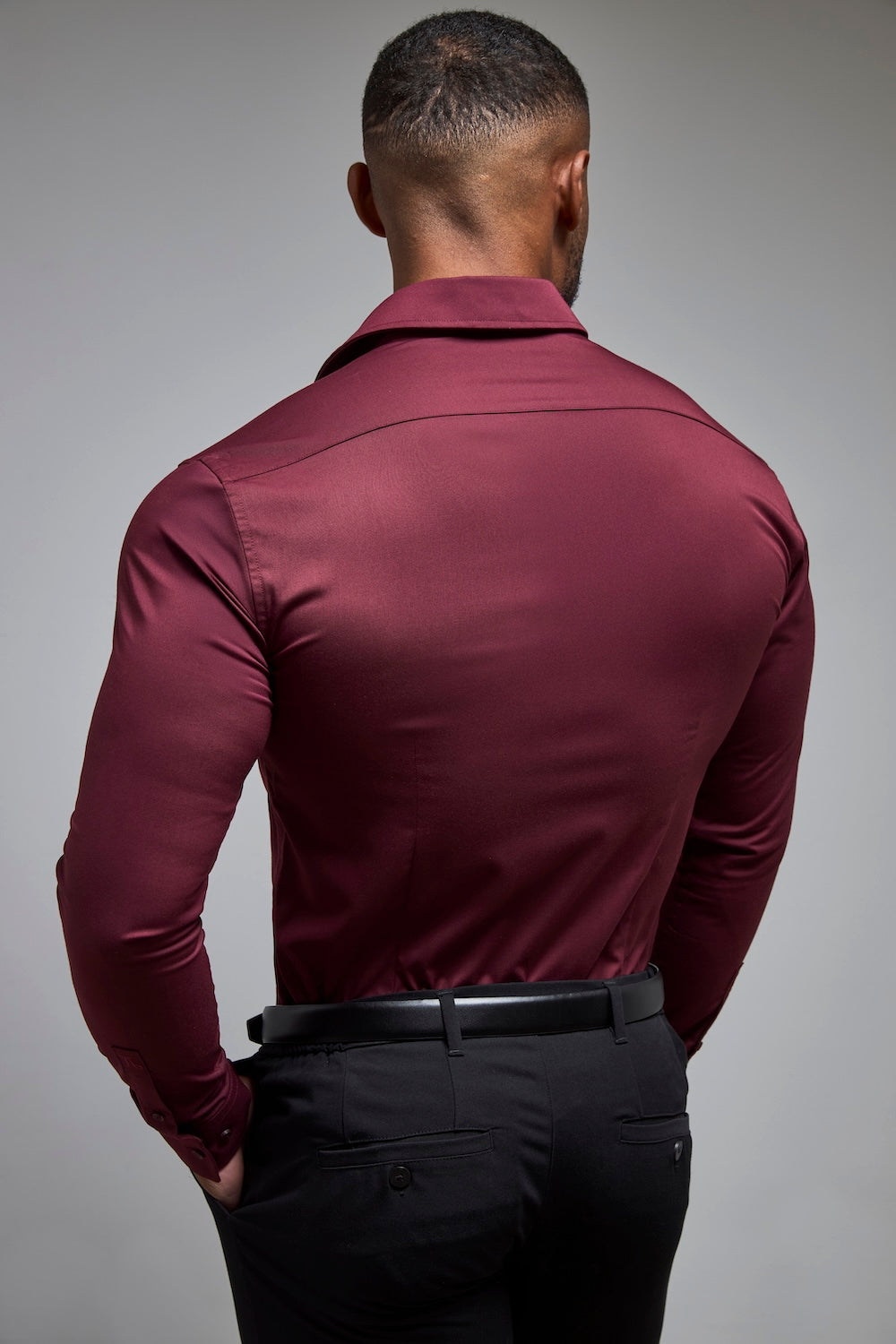 Muscle Fit Dress Shirt in Burgundy