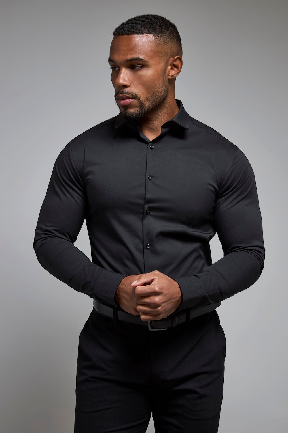 Muscle Fit Dress Shirt in Black