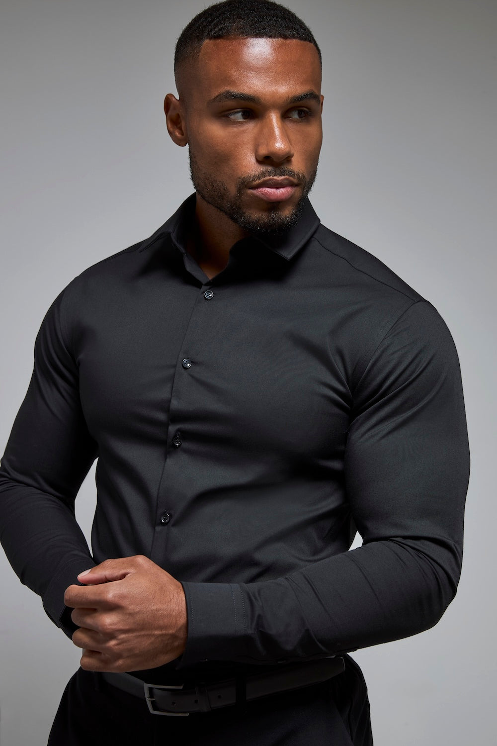 Muscle Fit Dress Shirt in Black