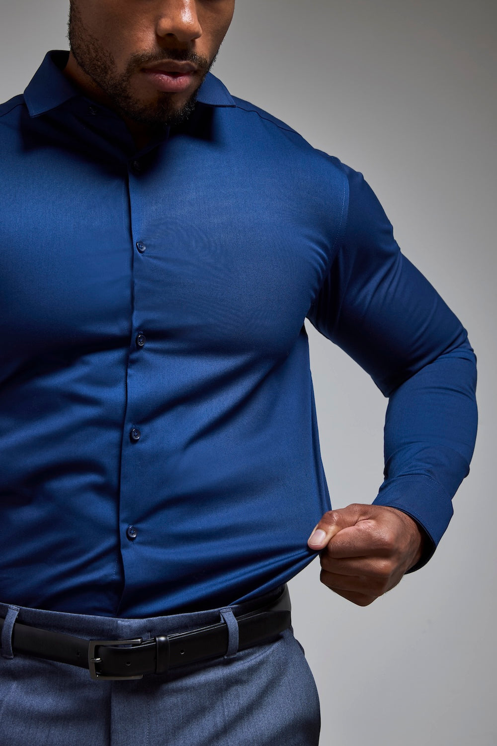 Muscle Fit Dress Shirt in Navy