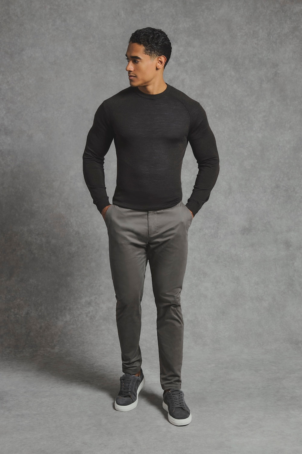 Extra Fine Merino Wool Crew Neck Jumper in Bitter Chocolate