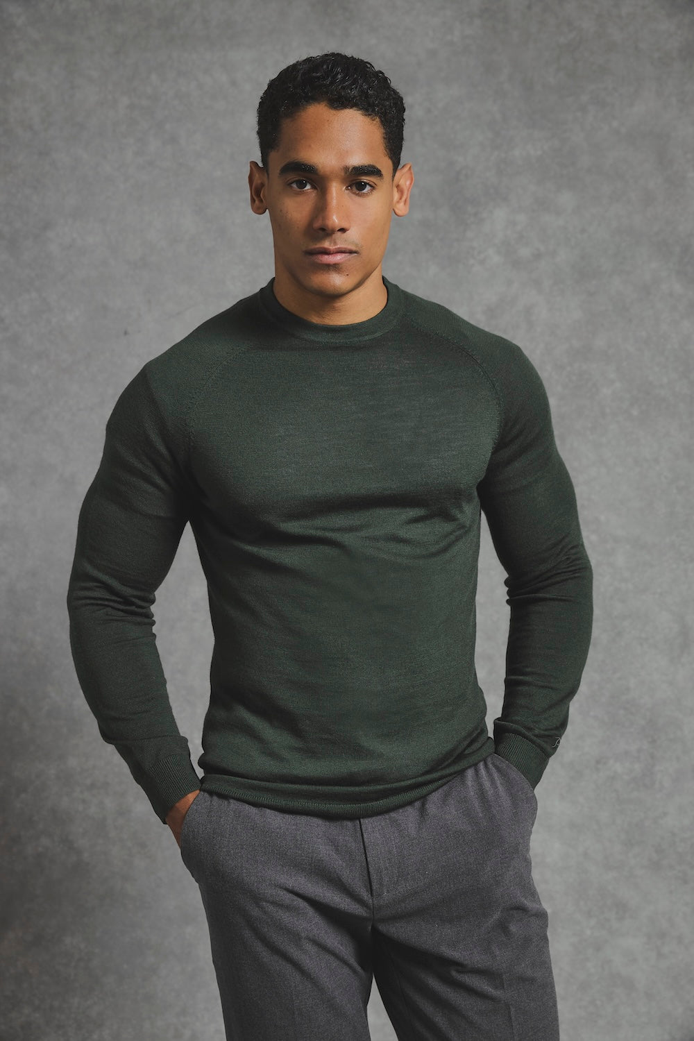 Extra Fine Merino Wool Crew Neck Jumper in Dark Evergreen