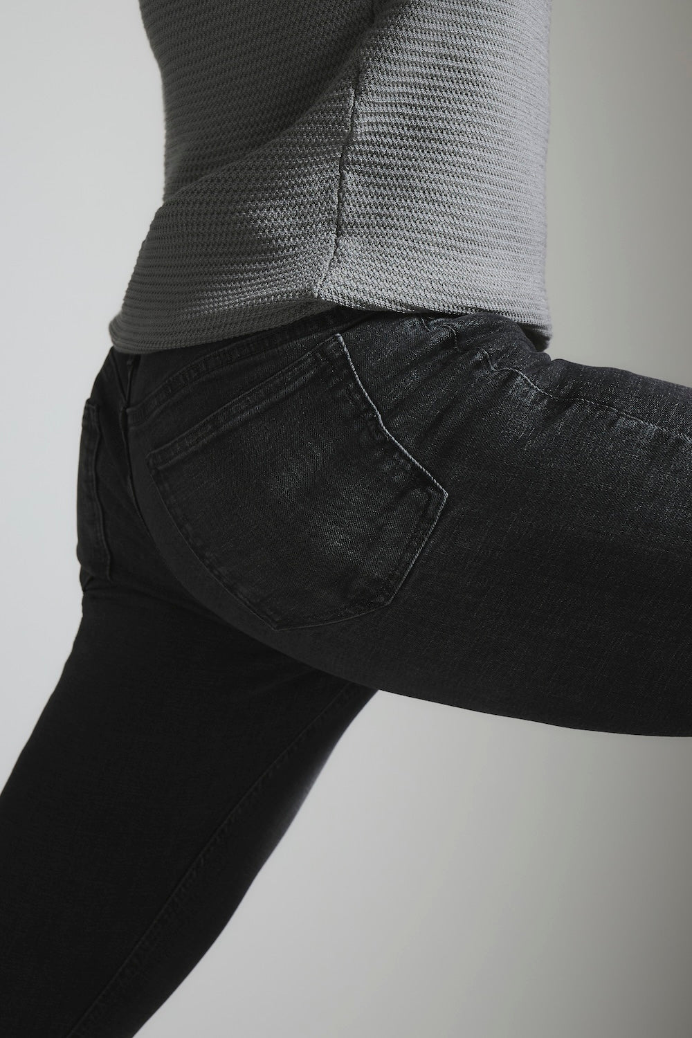 Muscle Fit Stretch Jeans in Grey