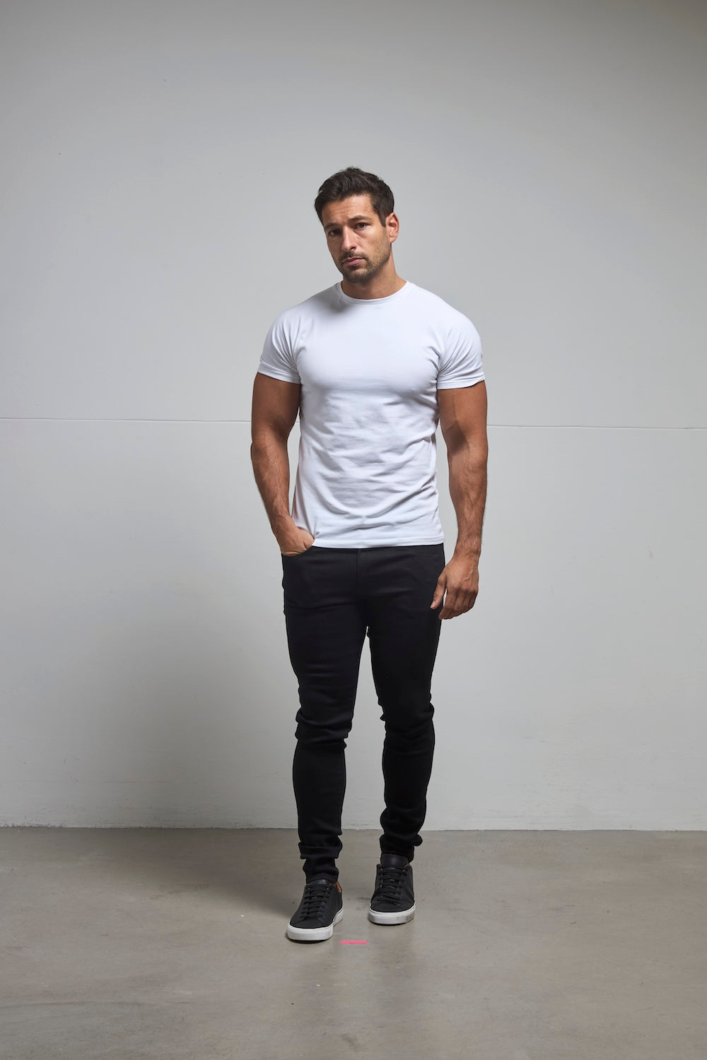 Muscle Fit Jeans in Black