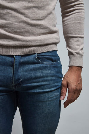 Muscle Fit Jeans in Mid Blue