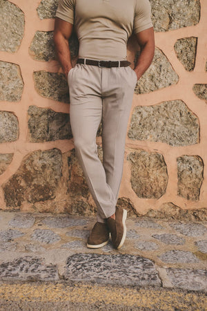 Lightweight Semi-plain Trousers in Taupe