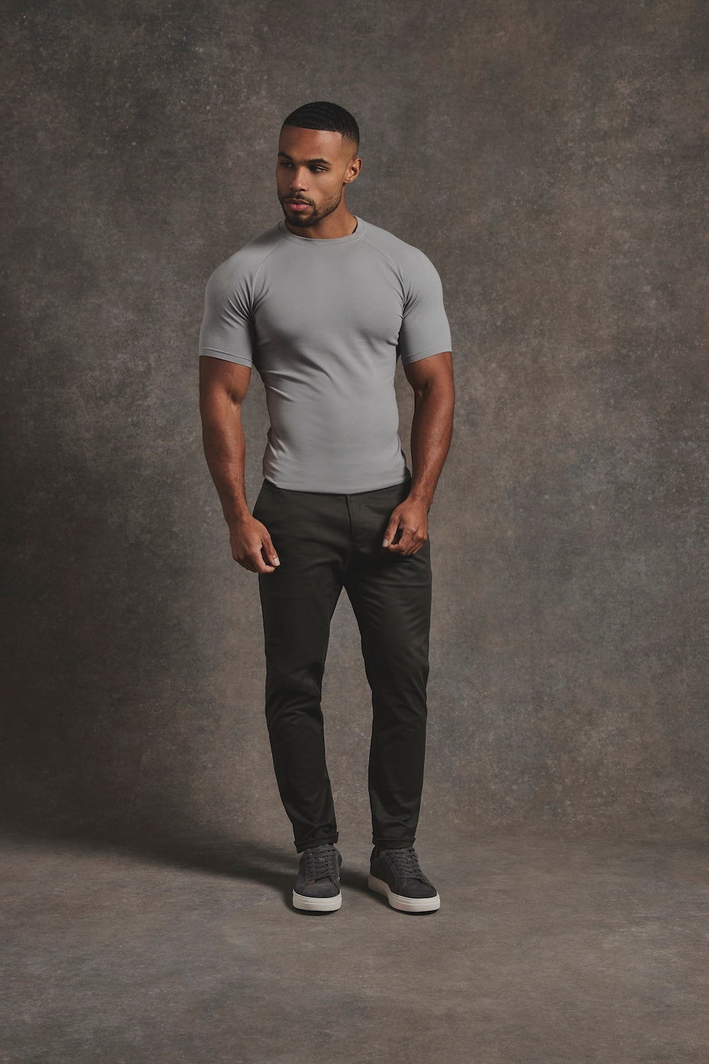 Muscle Fit Crew Neck T-Shirt in Grey