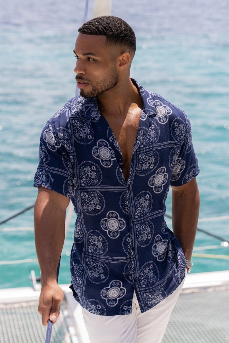 Printed Shirt in Navy/White Paisley Palm - TAILORED ATHLETE - ROW