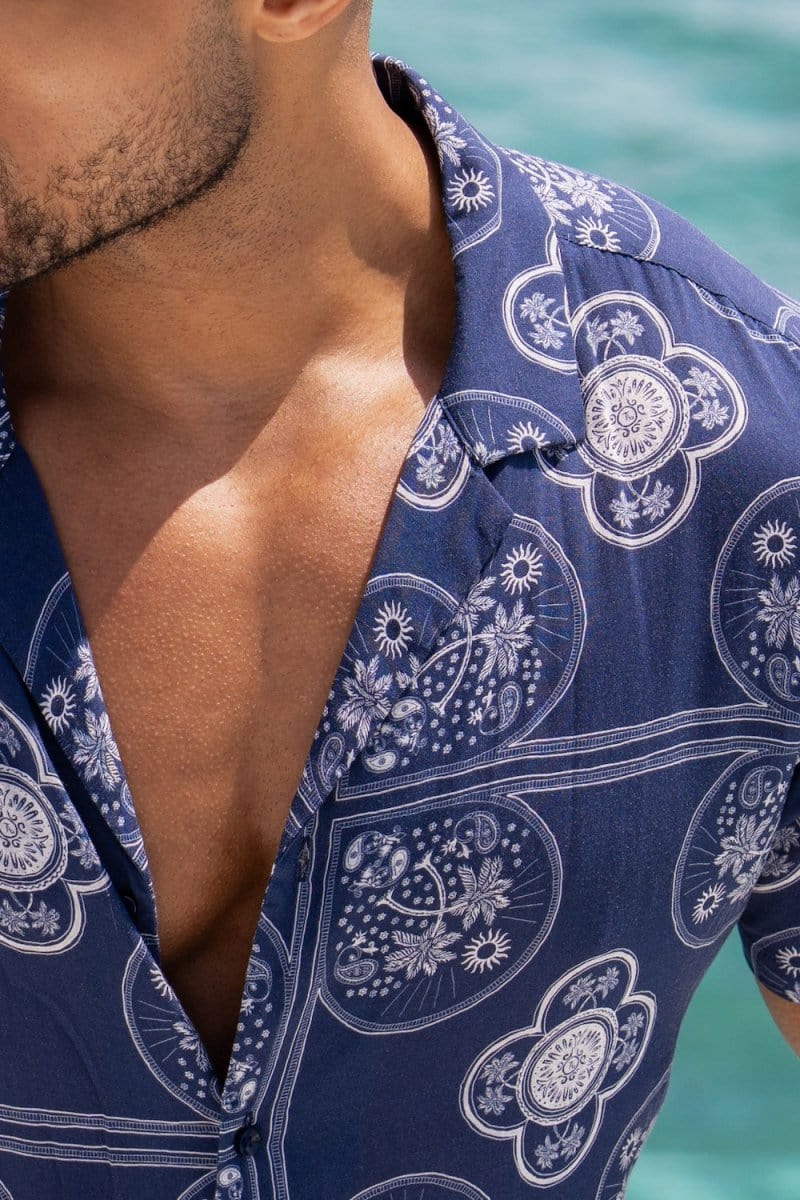 Printed Shirt in Navy/White Paisley Palm - TAILORED ATHLETE - ROW