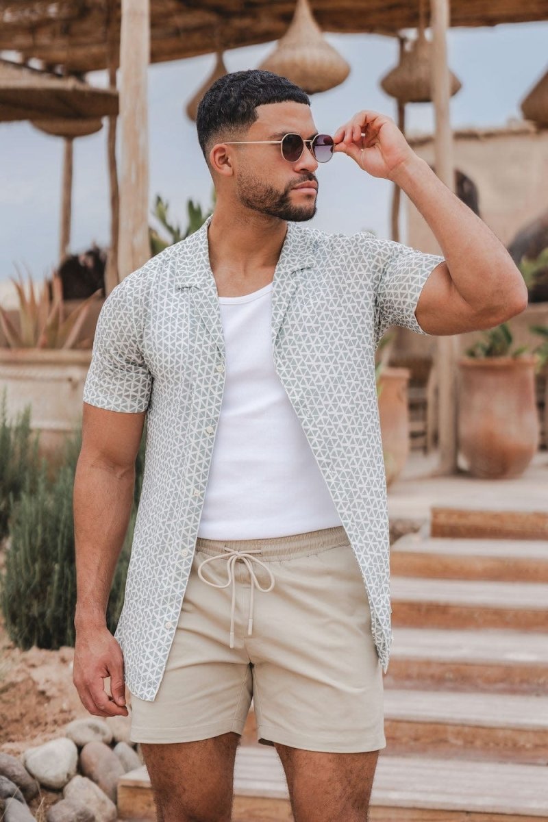 Printed Shirt in Soft Sage/White Doodle Geo - TAILORED ATHLETE - ROW