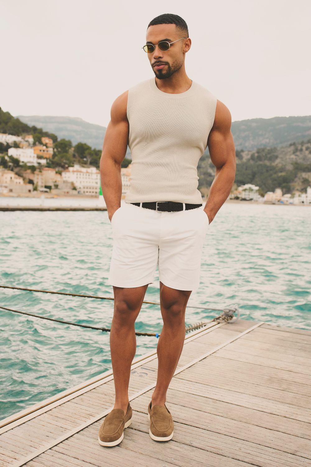 Muscle Fit Chino Shorts in Chalk