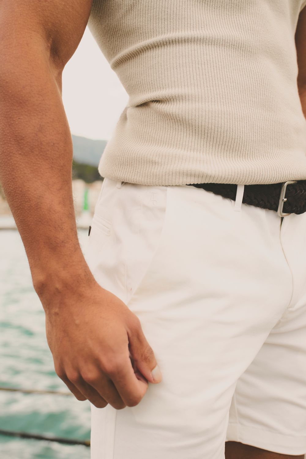 Muscle Fit Chino Shorts in Chalk