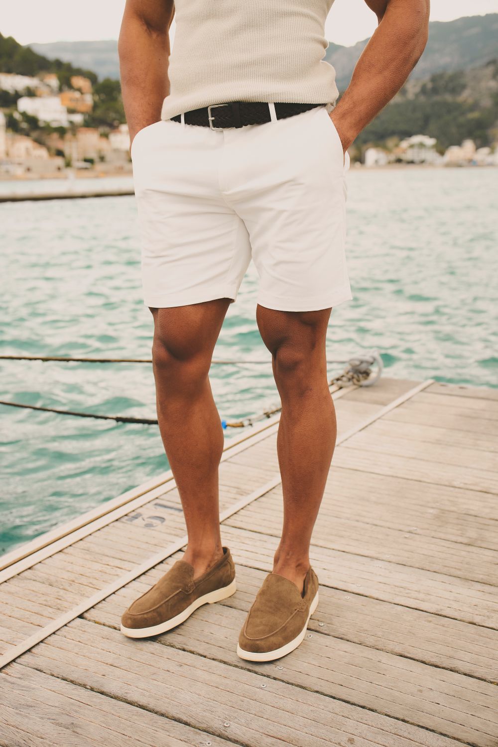Muscle Fit Chino Shorts in Chalk