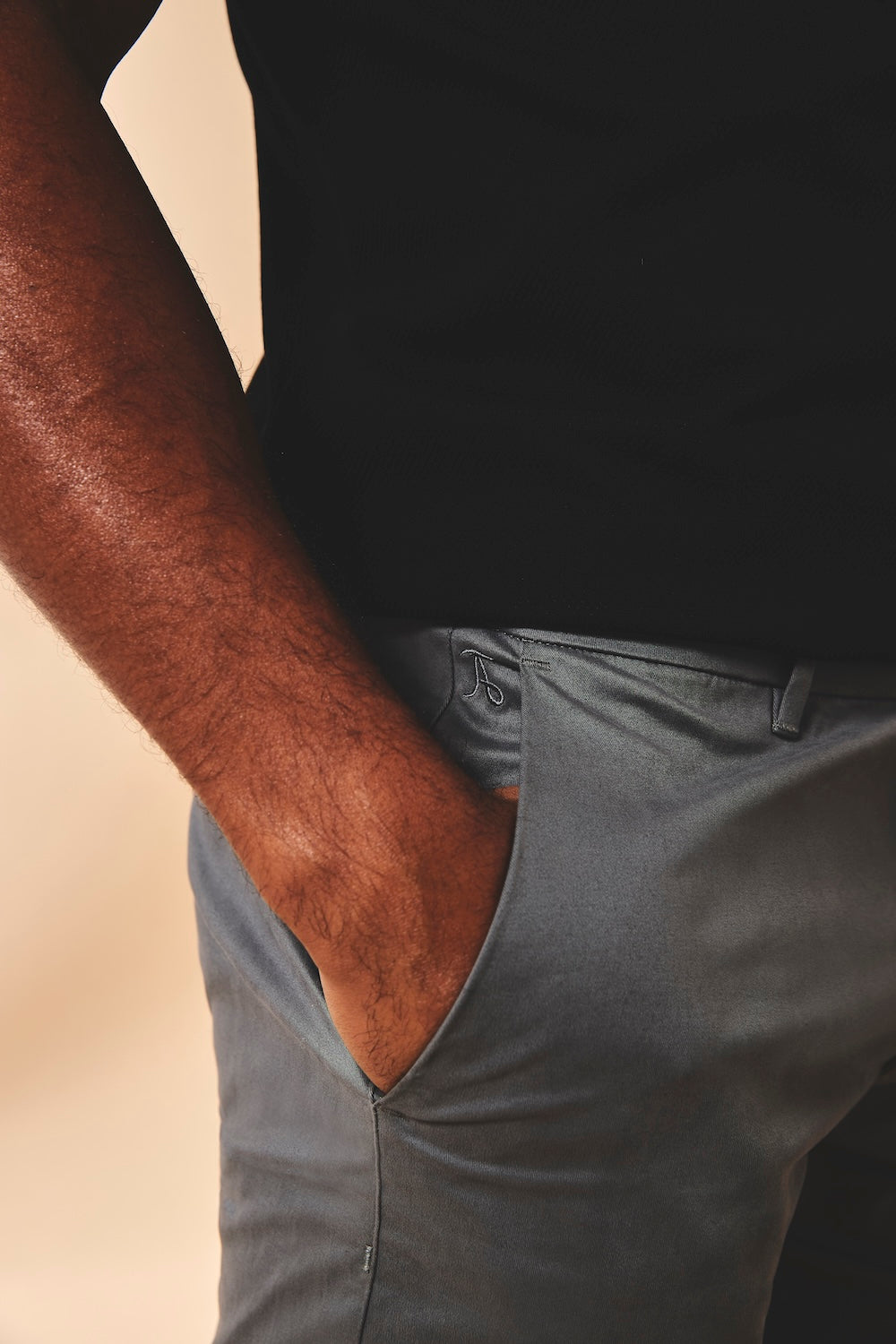 Muscle Fit Stretch Chino Shorts in Dark Pewter