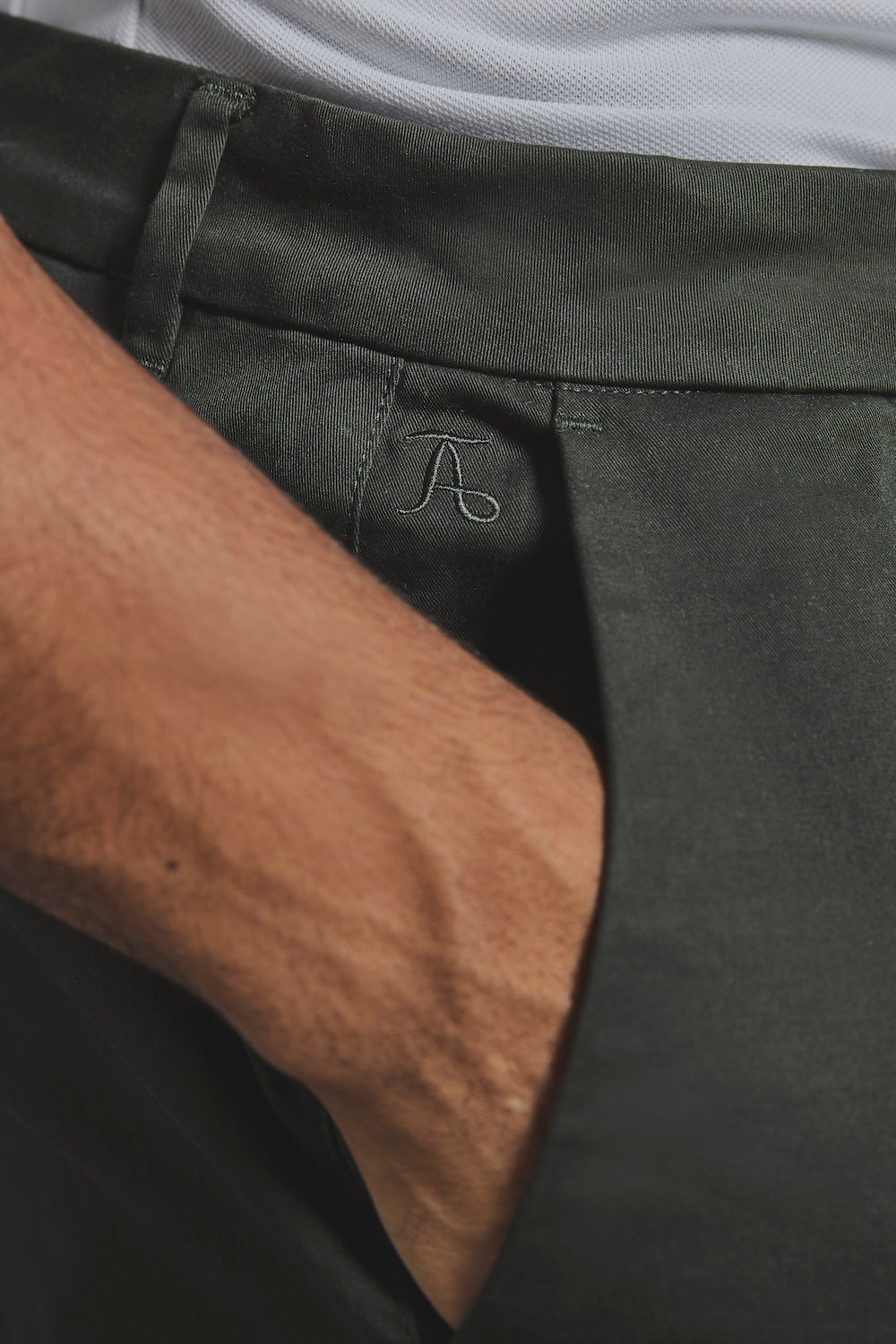 Muscle Fit Cotton Stretch Chino Trouser in Dark Khaki