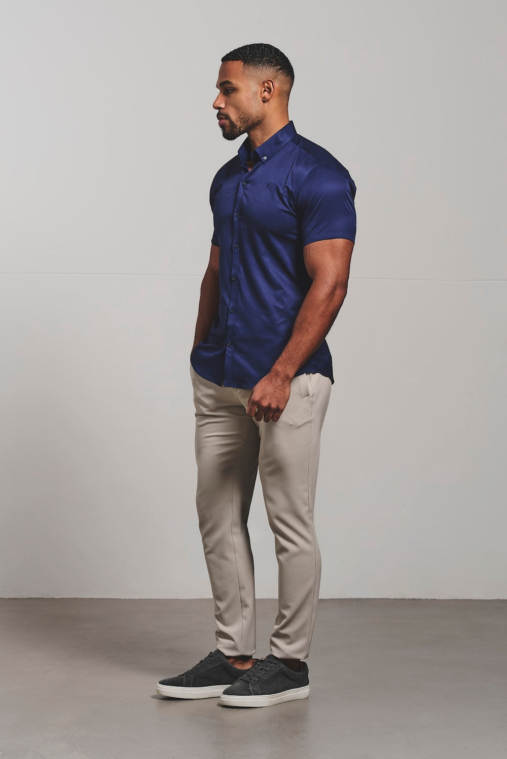Muscle Fit Short Sleeve Signature Shirt in French Navy