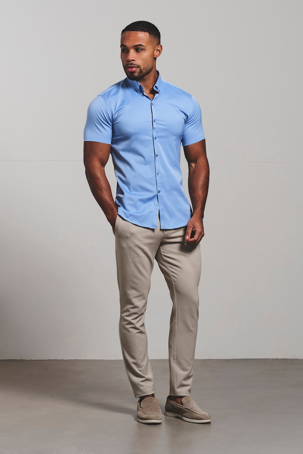 Muscle Fit Short Sleeve Signature Shirt in Mid Blue