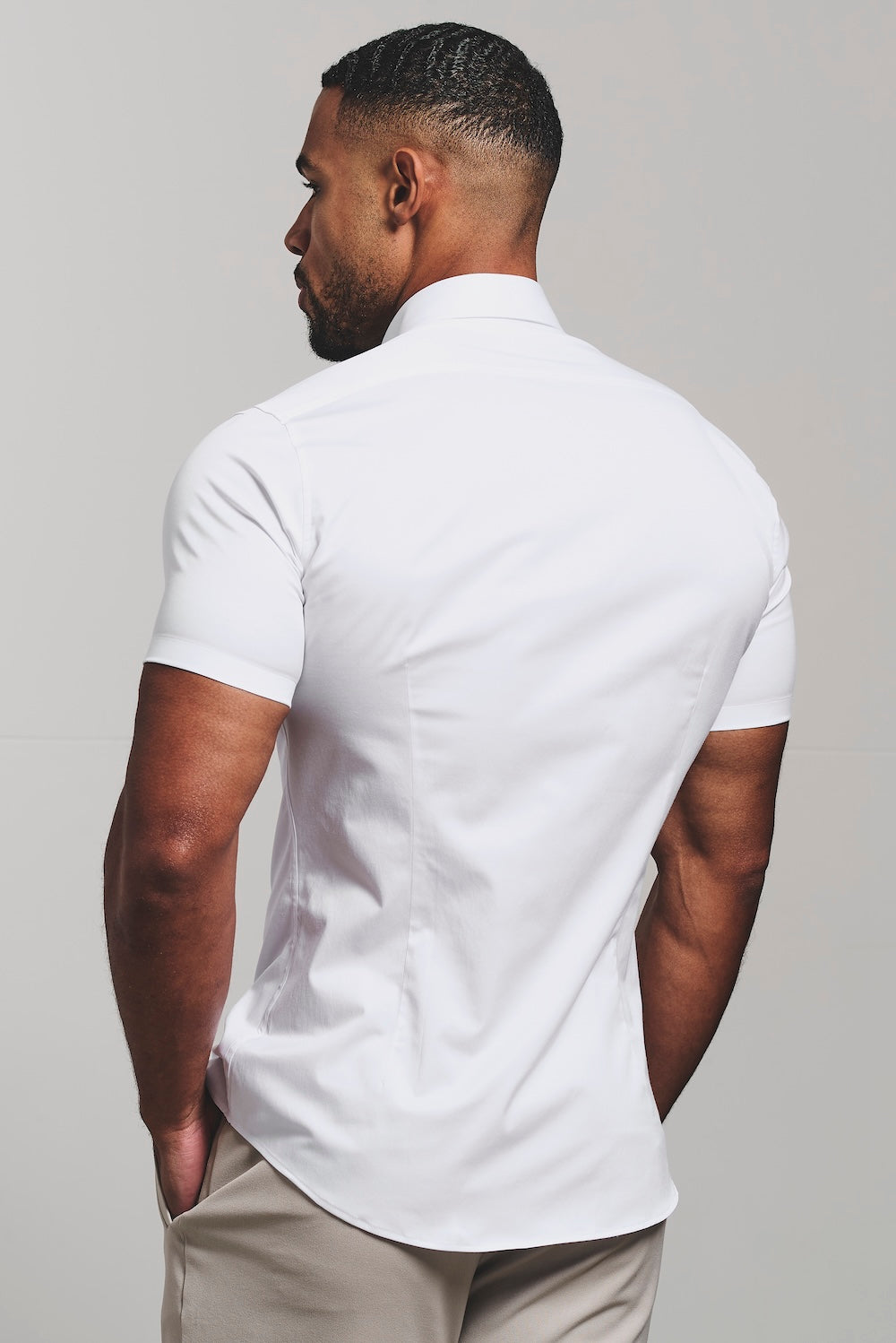 Muscle Fit Short Sleeve Signature Shirt in White