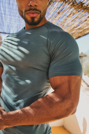 Muscle Fit T-Shirt in Dark Marine