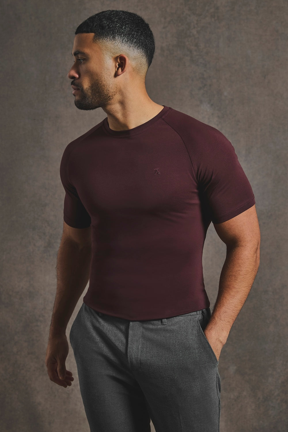 Muscle Fit T-Shirt in Bordeaux