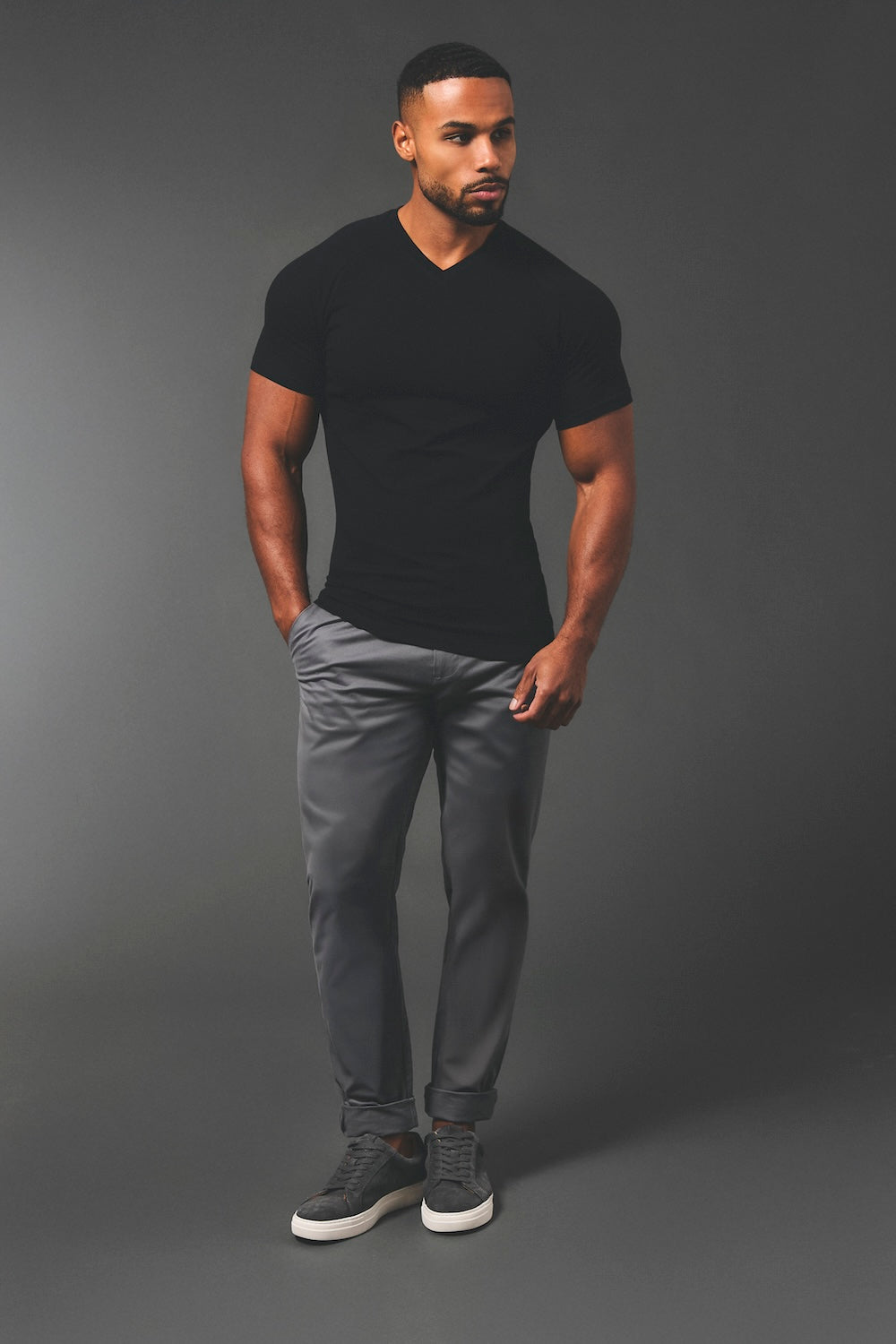 Muscle Fit V-Neck in Black