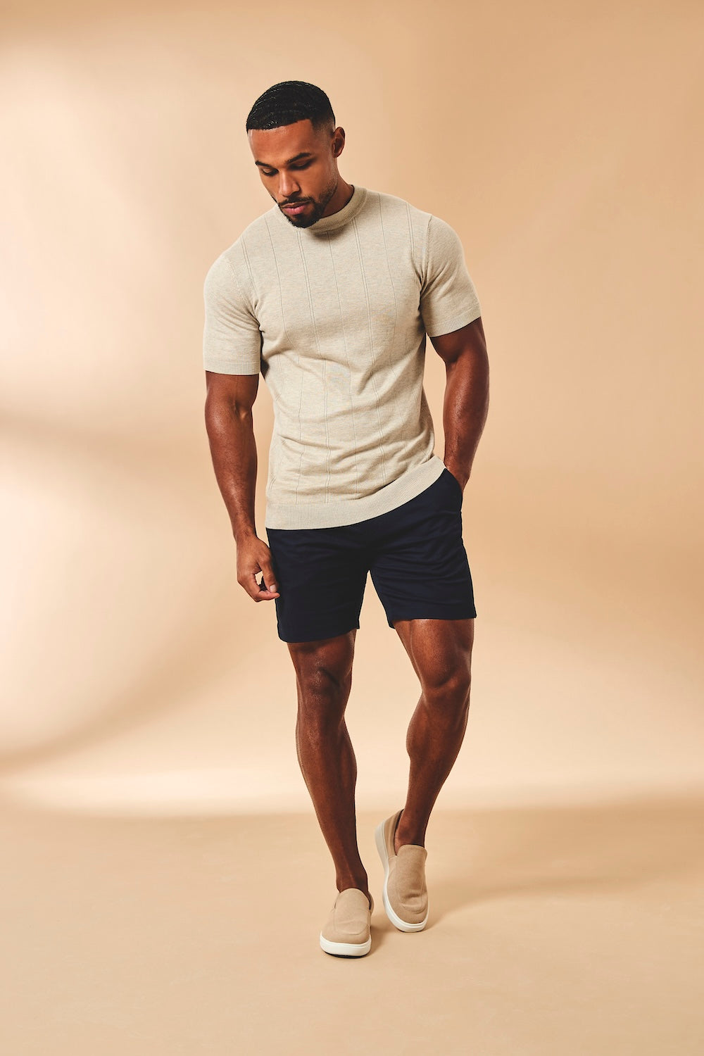 Muscle Fit Stretch Chino Shorts in Navy