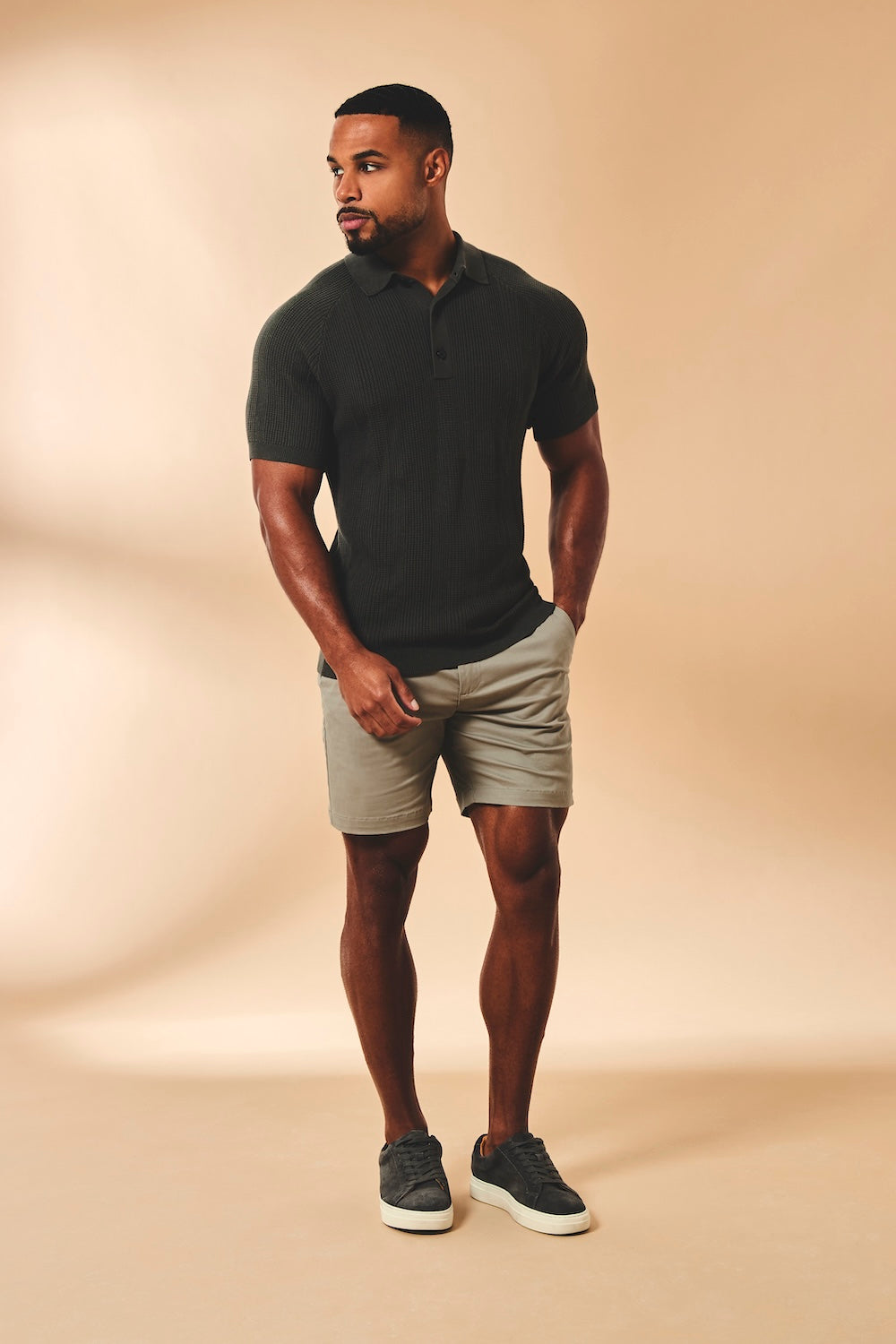 Muscle Fit Stretch Chino Shorts in Soft Khaki
