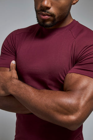 Muscle Fit T-Shirt in Burgundy