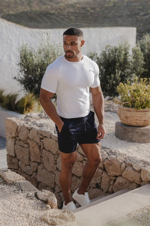 Model is 5'11 and wears a size 34W for a looser fit (31" waist, 31" inside leg)