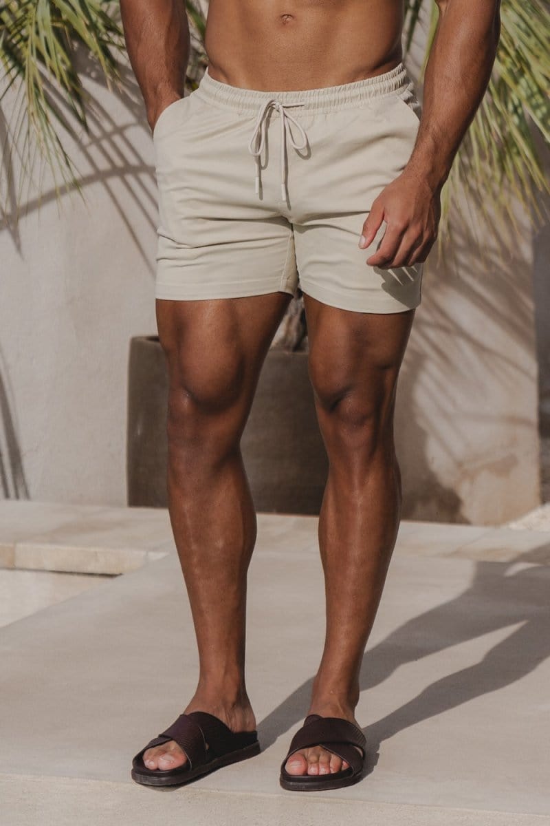 Model is 5'11 and wears a size 34W for a looser fit (31" waist, 31" inside leg)