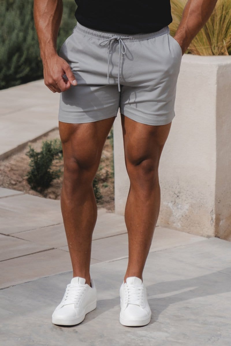 Model is 5'11 and wears a size 34W for a looser fit (31" waist, 31" inside leg)