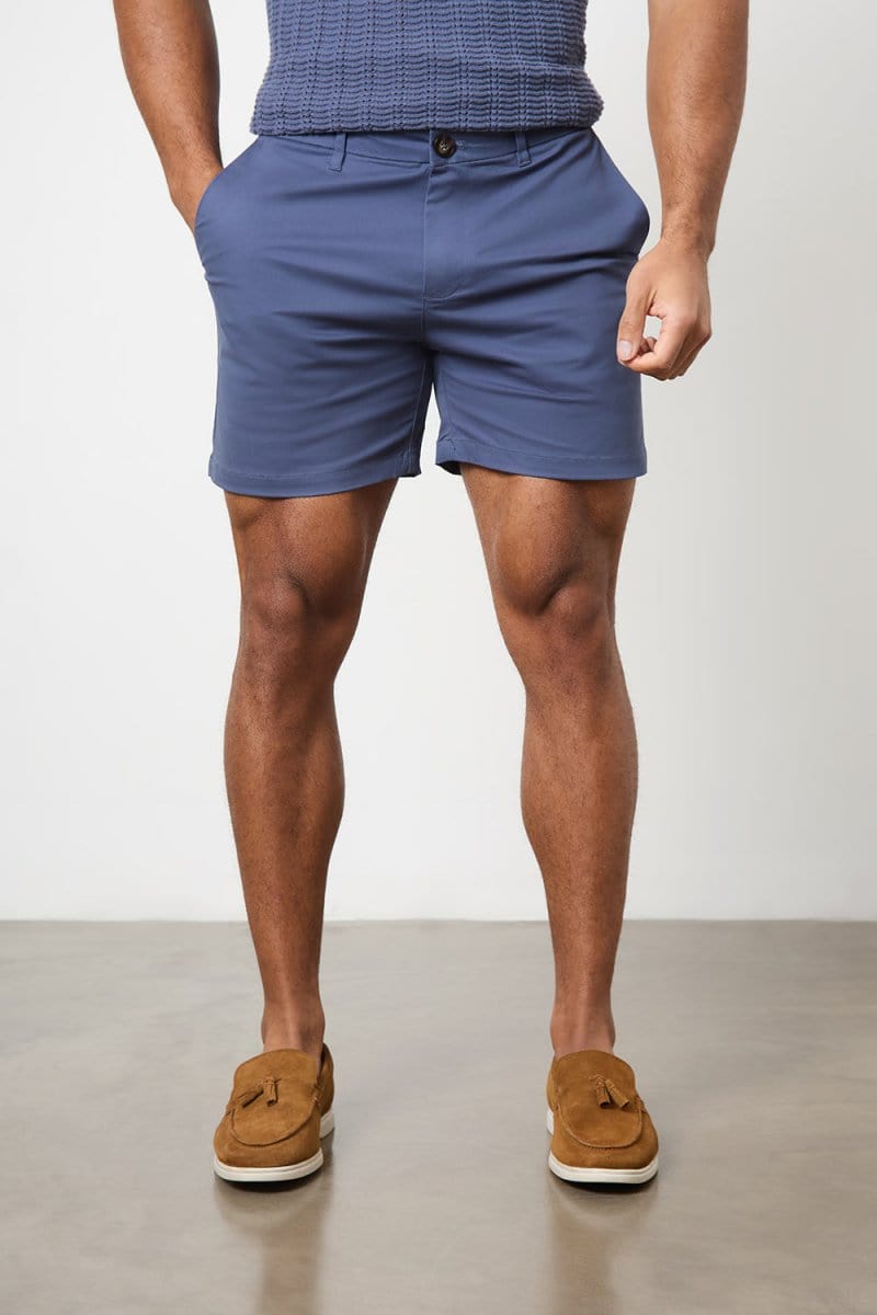Model wears a size 34W for a looser fit (31" waist, 31" inside leg)