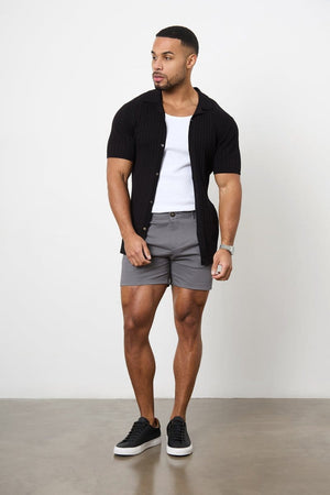 Model is 5'11 and wears a size 34W for a looser fit (31" waist, 31" inside leg)