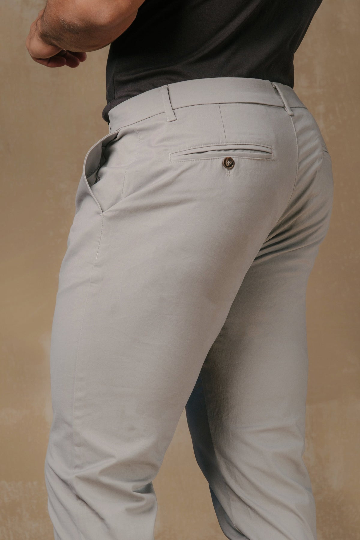 Muscle Fit Cotton Stretch Chino Trouser in Pale Grey