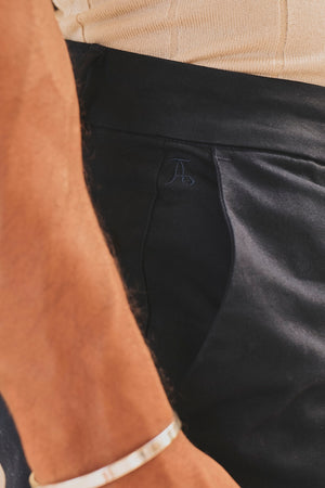 Muscle Fit Stretch Chino Shorts in Navy