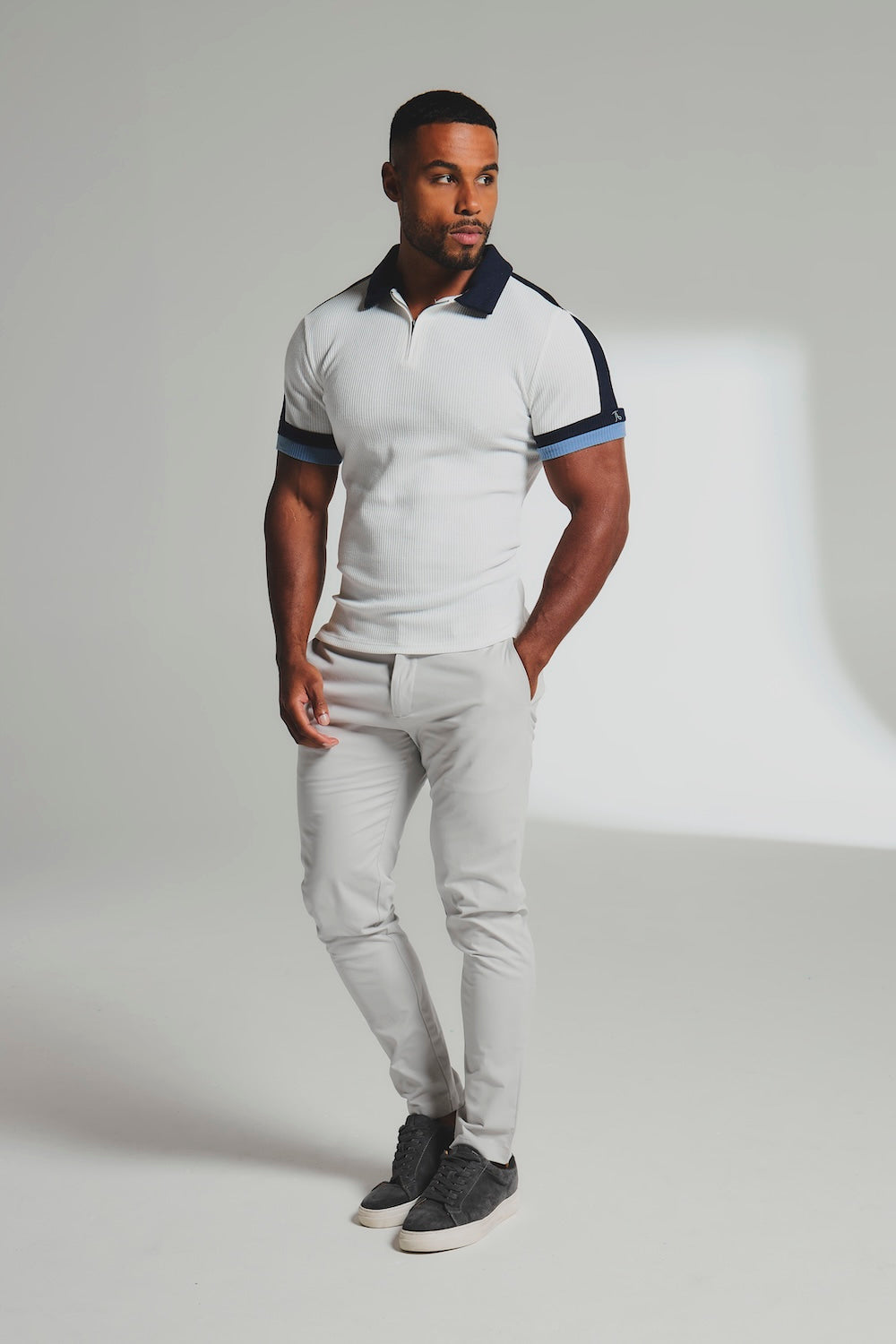 Muscle Fit Cotton Stretch Chino Trouser in Dove Grey