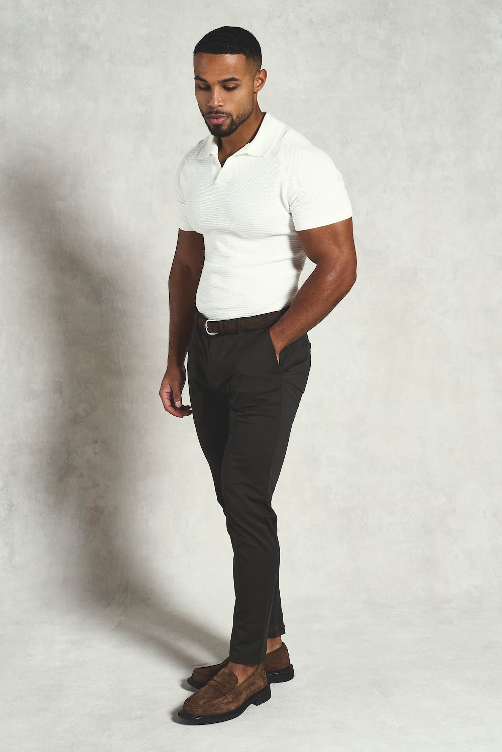 Muscle Fit Cotton Stretch Chino Trouser in Dark Khaki