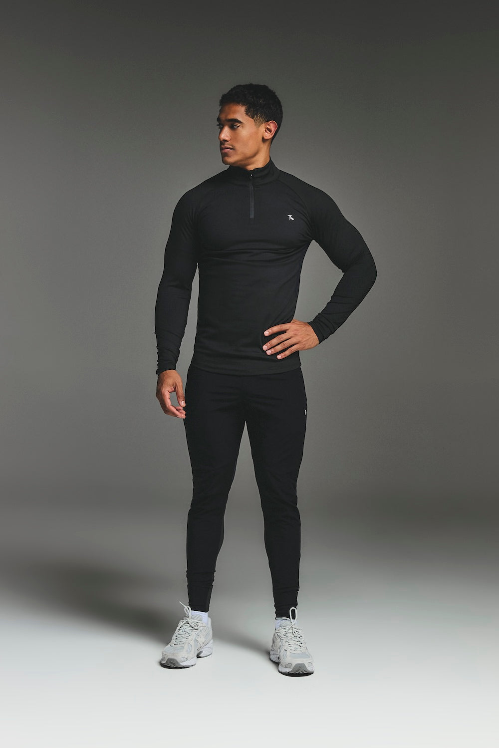 Training Quarter Zip in Black