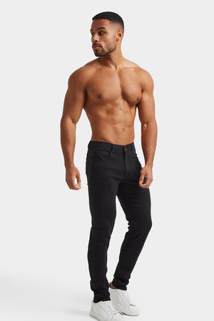 Muscle Fit Jeans in Black