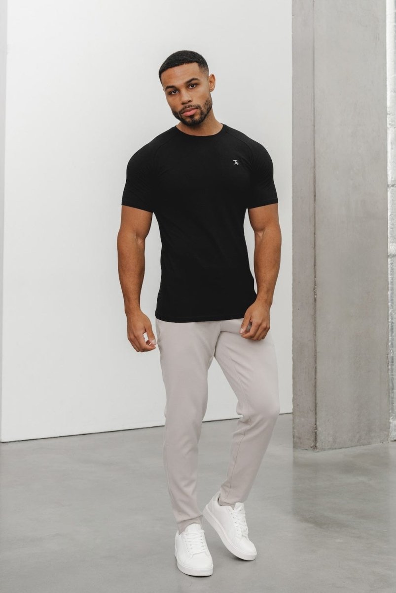 Premium Muscle Fit T-Shirt in Black - TAILORED ATHLETE - ROW