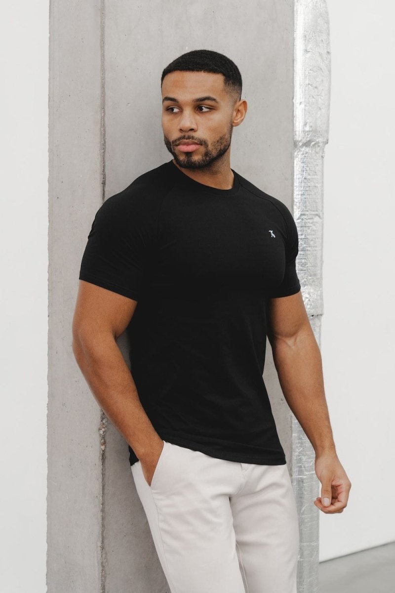 Premium Muscle Fit T-Shirt in Black - TAILORED ATHLETE - ROW