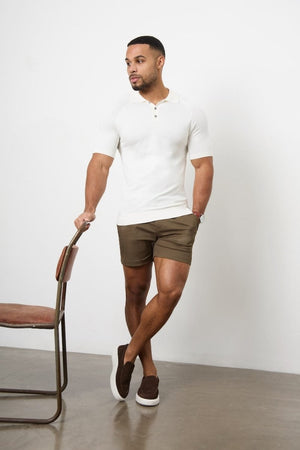 Model is 5'11 and wears a size 34W for a looser fit (31" waist, 31" inside leg)