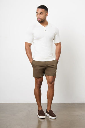 Model is 5'11 and wears a size 34W for a looser fit (31" waist, 31" inside leg)