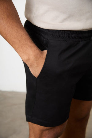 Model is 5'11 and wears a size 34W for a looser fit (31" waist, 31" inside leg)